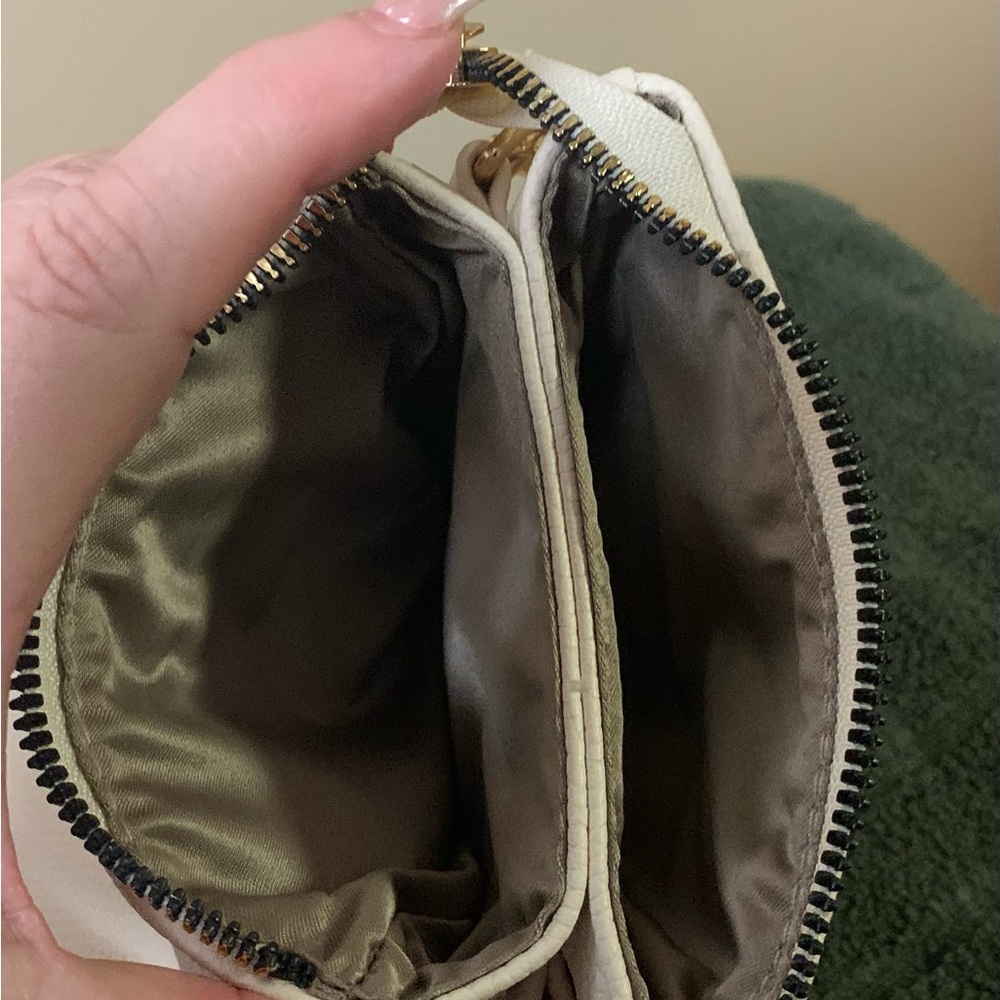 Cream Crossbody Travel Bag Multi Pocket Vegan Leather Organizer Purse NWOT - Picture 8 of 14